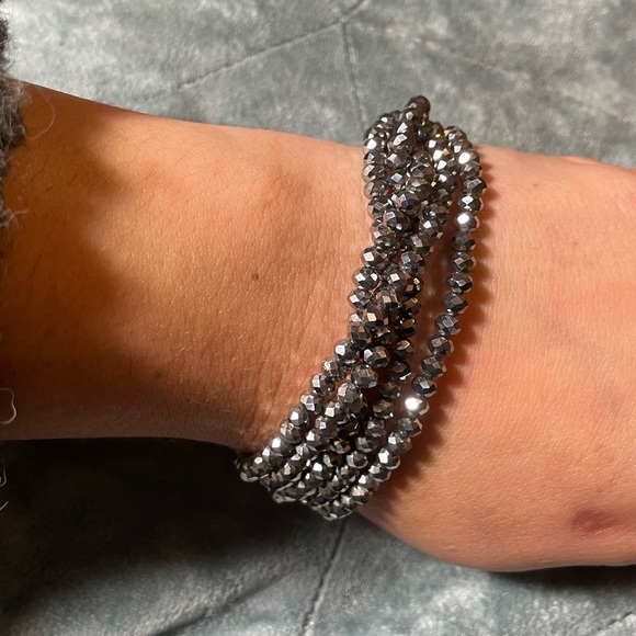 Sparkling 5 Strand Faceted Crystal Glass Beaded Bracelet with Magnetic Closure - Picture 9 of 12